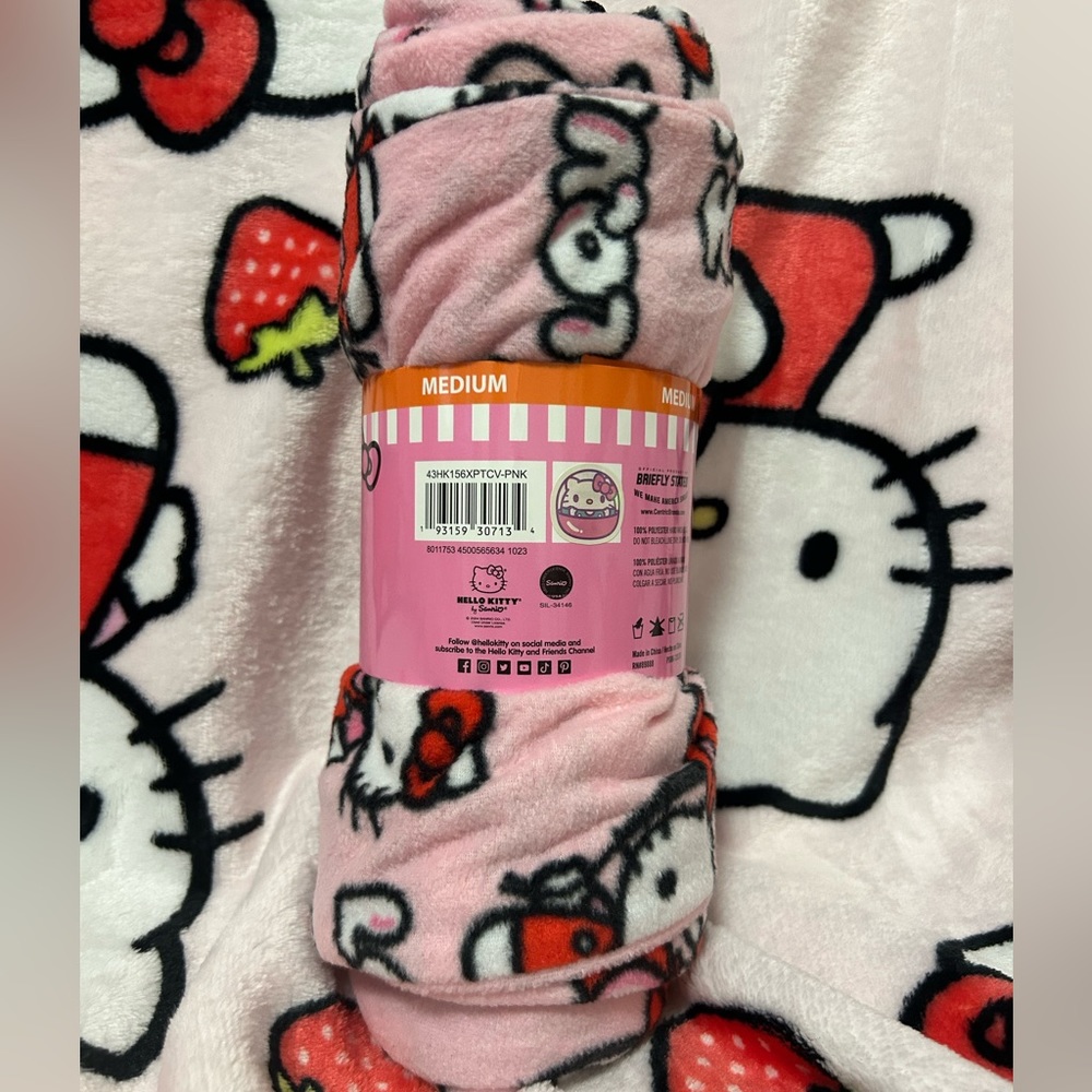 Hello kitty PJS - Picture 3 of 4
